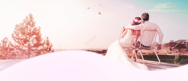 婚博会西式婚礼梦幻大气红色bannerpsd设计背景_新图网 https://ixintu.com 结婚 婚礼 婚庆 西式婚礼 小清新 文艺 简约 梦幻 浪漫 花瓣 素材 背景 广告 设计 婚博会
