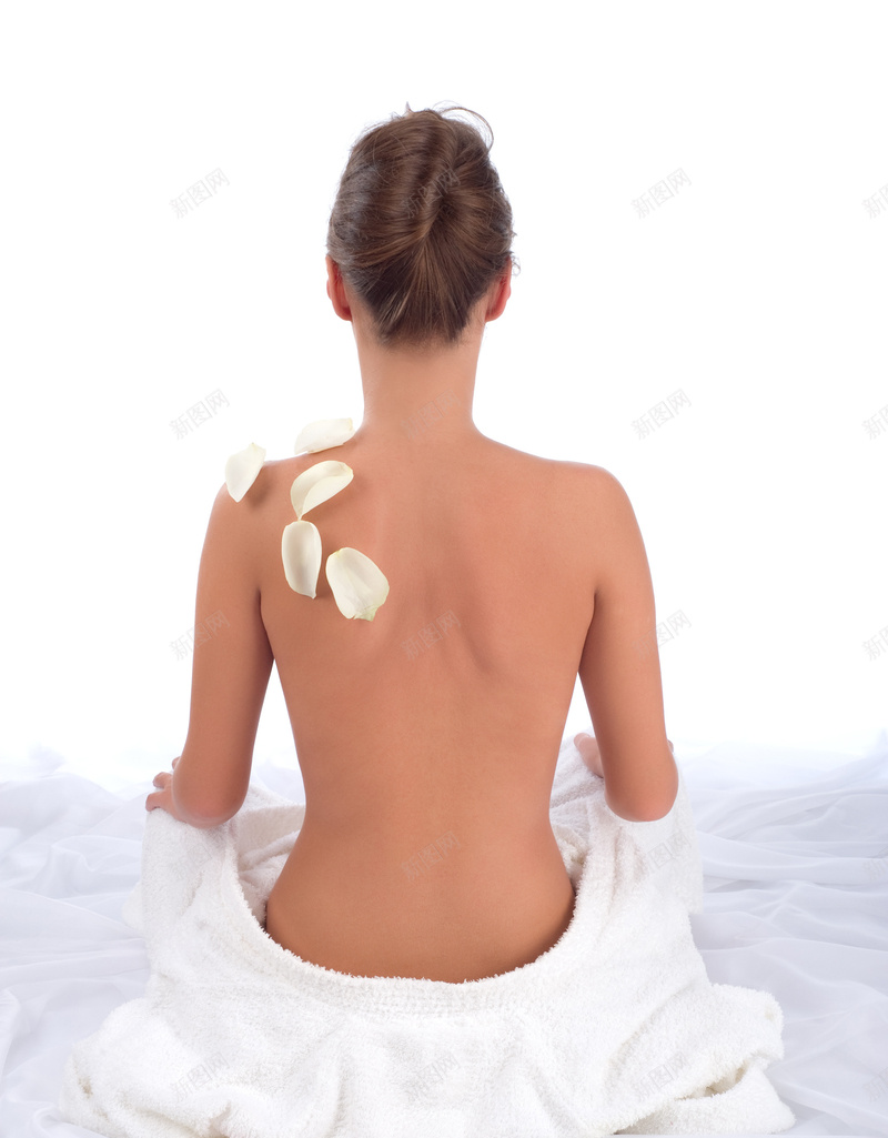 spa美容海报背景jpg设计背景_新图网 https://ixintu.com a美容 女人 美体 花瓣 鲜花 spa美容 花朵 浴巾 白色