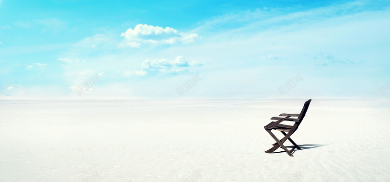 立夏海边度假躺椅小清新蓝色背景jpg设计背景_新图网 https://ixintu.com 立夏 夏天 初夏 炎热夏天 夏季 小清新 夏天海报 素材 广告 设计 背景 蓝天白云 自然风光