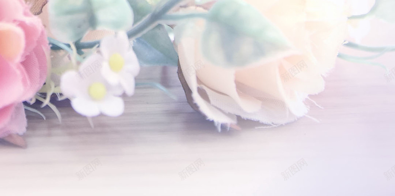 情人节桌上玫瑰H5背景素材jpg设计背景_新图网 https://ixintu.com 情人节 告白 桌上 梦幻 玫瑰 文艺 玫瑰促销 H5背景素材