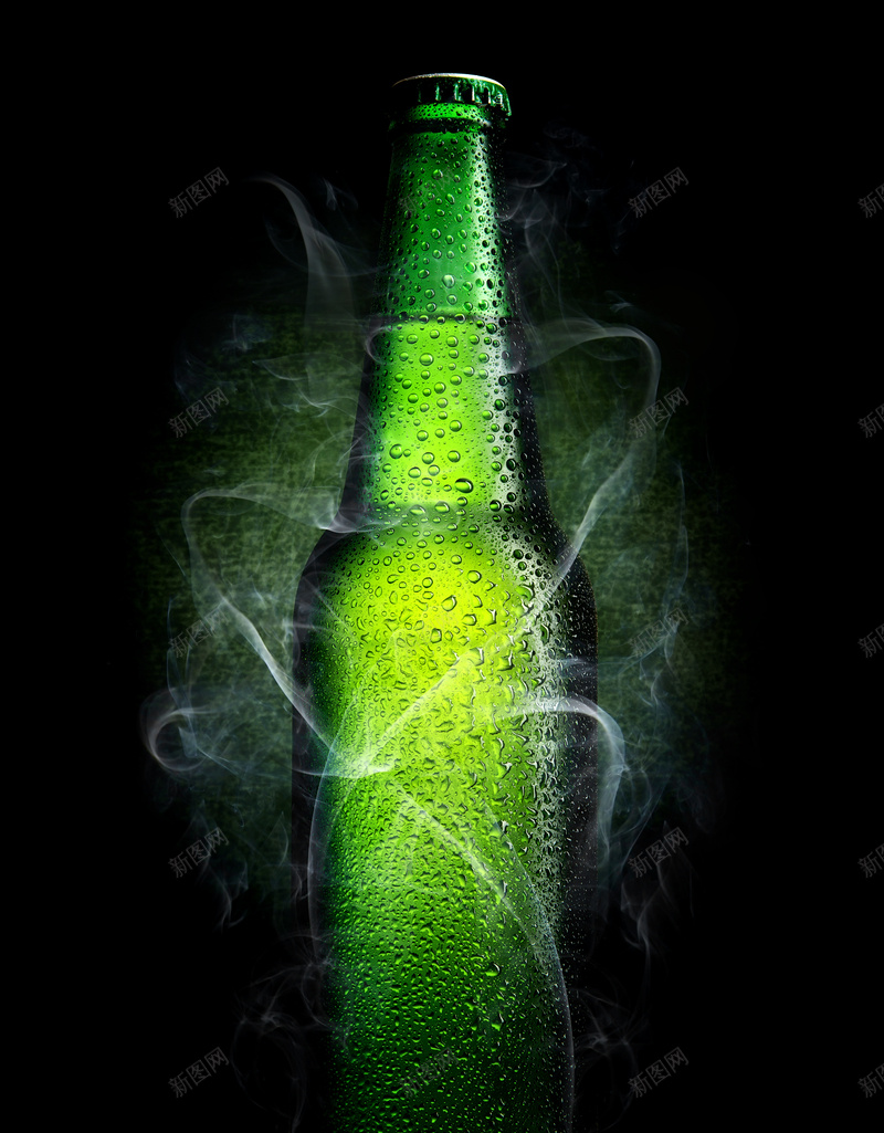 正冒着冷气挂着水珠的啤酒背景素材jpg设计背景_新图网 https://ixintu.com 冷气 凉爽 啤酒 夏季 水珠 饮料 简约 酒水