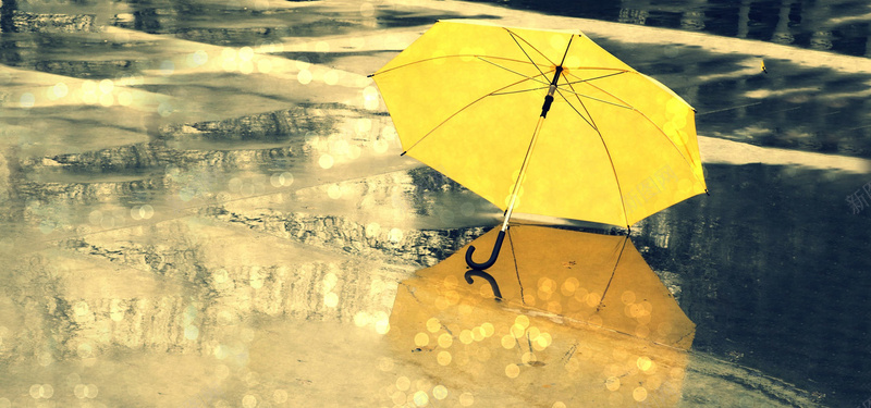 简约黄色雨伞海报背景jpg设计背景_新图网 https://ixintu.com 简约时尚 光影 光斑 雨伞 黄色 雨地 海报banner