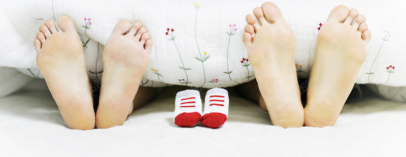 一家人背景jpg设计背景_新图网 https://ixintu.com 怀孕 出生 脚 爱情 婴儿 家 亲情 孩子 袜子 海报banner 摄影 风景
