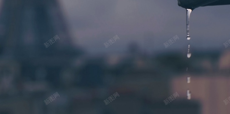 创意的打伞的人H5素材背景jpg设计背景_新图网 https://ixintu.com 创意 大气 模糊 水滴 伞 H5素材 帽子 西装 埃菲尔铁塔