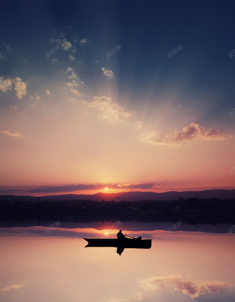 夕阳摄影H5素材jpg设计背景_新图网 https://ixintu.com 阳光 落日 大海 渔船 海水 云彩 夕阳素材 摄影 风景