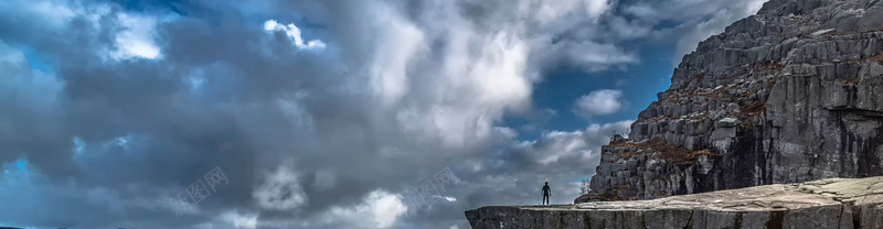 高山白云背景图jpg设计背景_新图网 https://ixintu.com 高山 白云 海报banner 摄影 风景