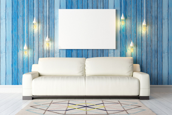 灯泡与房间白色的沙发背景