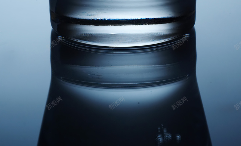 倒水纯净水背景素材jpg设计背景_新图网 https://ixintu.com 纯净水 天然 干净 纯净 饮料 PPT 蓝色 简约