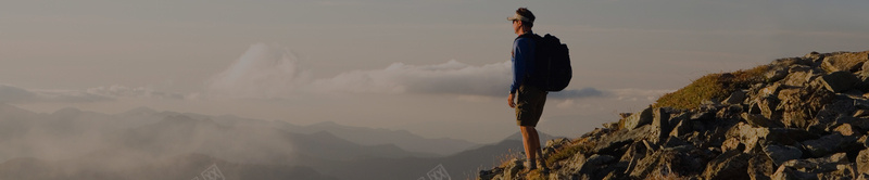 登山远望背景jpg设计背景_新图网 https://ixintu.com 背景灰色 大气 摄影 登山 远望 海报banner