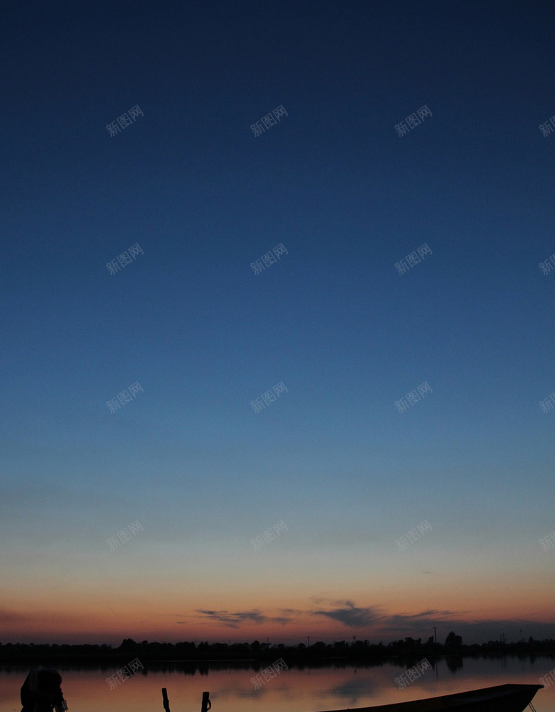 蓝色天空大海船舶H5背景jpg设计背景_新图网 https://ixintu.com 大海 天空 船舶 蓝色 船 黄昏 傍晚 APP手机端 H5背景 大海背景 蓝色天空