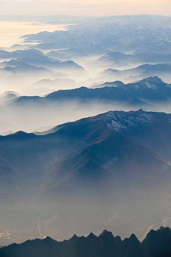 大气山峰H5背景jpg设计背景_新图网 https://ixintu.com 大气 山峰 云彩 H5背景 H5 h5