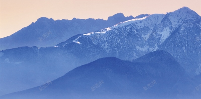 蓝天山峰H5背景jpg设计背景_新图网 https://ixintu.com 大气 山峰 彩色 蓝天 风景 H5背景 H5 h5