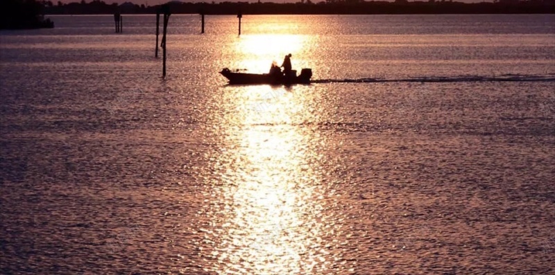 夕阳大海船只文艺H5背景jpg设计背景_新图网 https://ixintu.com 夕阳 风景 船 唯美 文艺 H5 h5 摄影