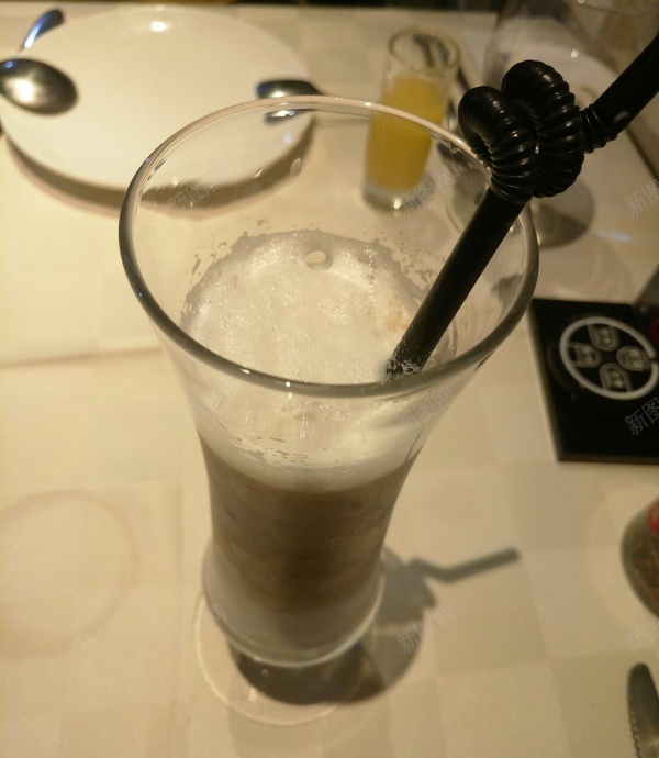 饮料jpg_新图网 https://ixintu.com 吸管 玻璃杯 饮料