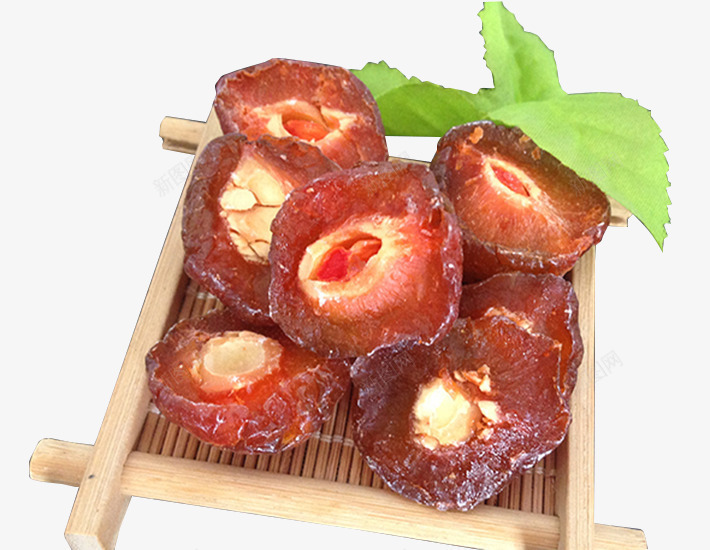 小木垫子上的半边梅png免抠素材_新图网 https://ixintu.com 半边梅 小吃零食 小木垫子 李子干 梅子肉 绿叶 话梅干