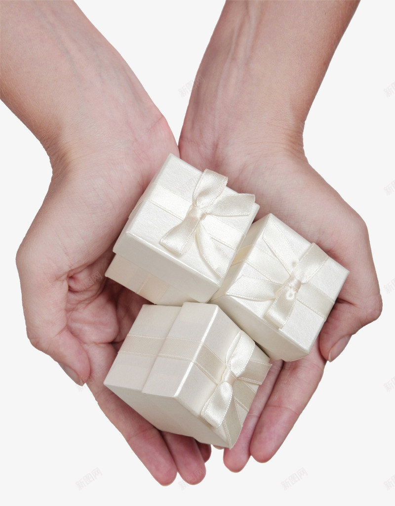 实物双手捧着礼物png免抠素材_新图网 https://ixintu.com 人的手 双手 双手心 女人的手 手捧 掌心 礼物
