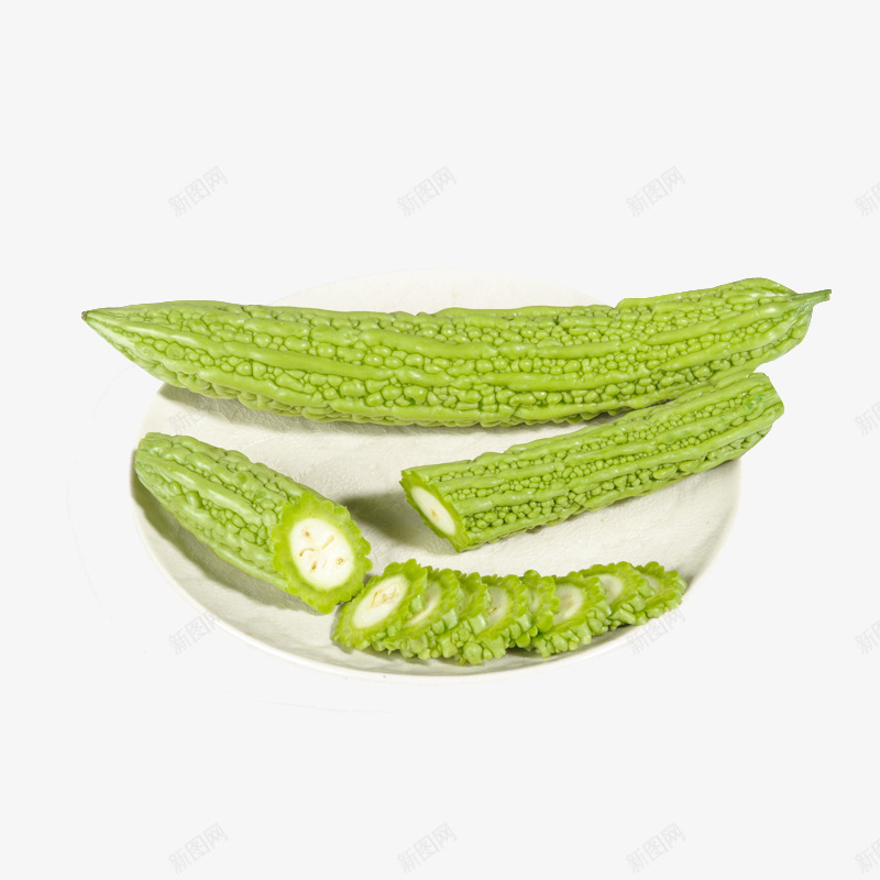 装在盘子里的苦瓜png免抠素材_新图网 https://ixintu.com 切开的苦瓜 切成片的苦瓜 苦瓜 蔬菜