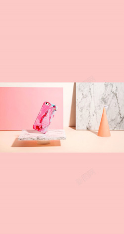 大理石上的粉色手机海报背景素材