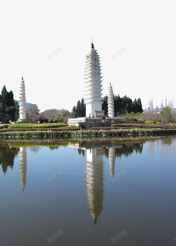 大理三塔建筑景观png免抠素材_新图网 https://ixintu.com 三塔 云南 倒影 大理 大理三塔 建筑景观 昆明 民族村 清澈 湖水 白塔 蓝天