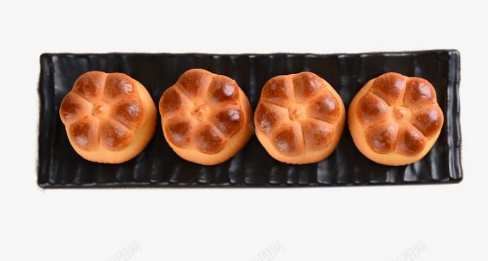 黑色盘子中的红豆烧饼png免抠素材_新图网 https://ixintu.com 产品实物 传统糕点 小吃 手工 杭州特产 点心 点心图 特产 茶点 零食 黑色盘子中的红豆烧饼