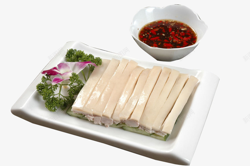 一盘白切肉png免抠素材_新图网 https://ixintu.com 产品实物 白切肉 盘子 美食 肉 荤菜 辣椒