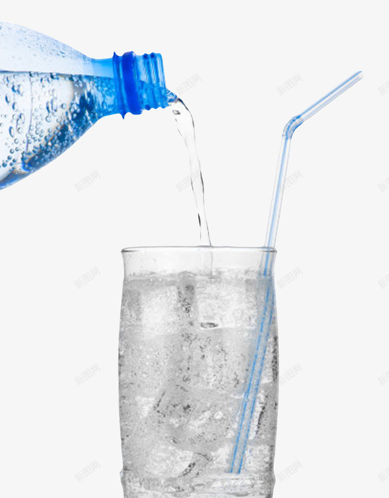 透明解渴倒出到玻璃杯的塑料瓶饮png免抠素材_新图网 https://ixintu.com 做饭 分量 可口 吸管 塑料瓶饮用水 媒介 液体 物质 瓶子 矿泉水 纯净水 自来水 苏打水 解渴 透明解渴倒出到玻璃杯的塑料瓶饮用水实物免费下载 雪碧 饮料