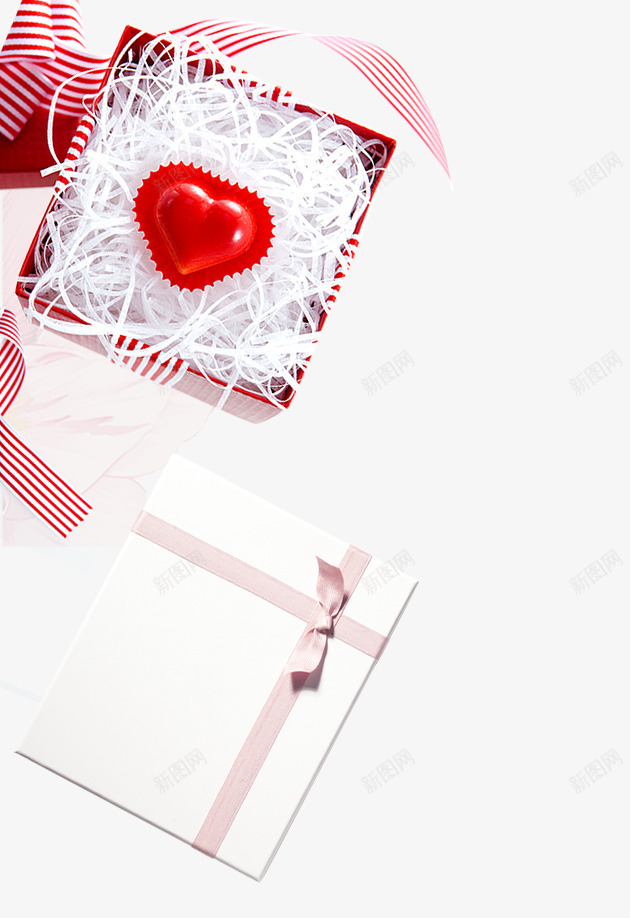 卡通情人节红色礼品盒png免抠素材_新图网 https://ixintu.com 情人节装饰 礼物 红色心形 红色爱心 红色礼品盒 背景装饰