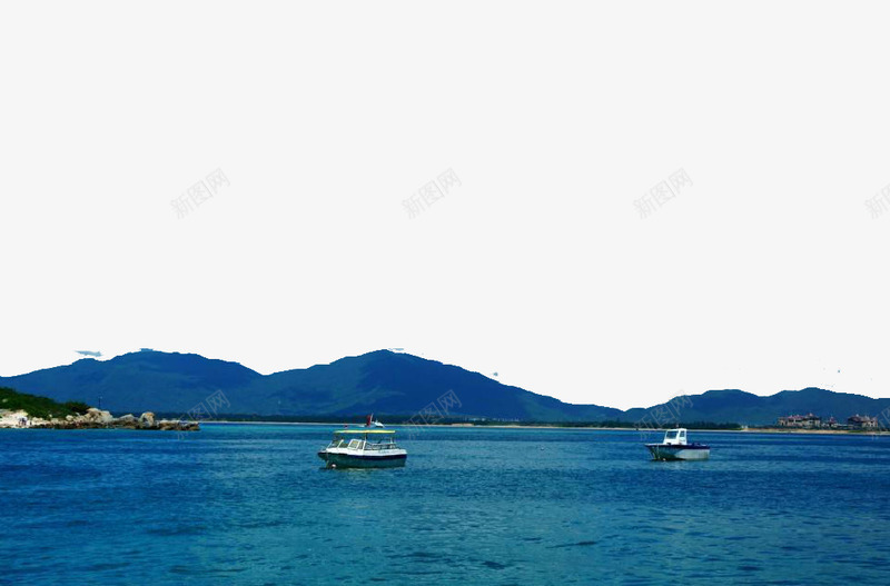 在海面平静行驶的船png免抠素材_新图网 https://ixintu.com 大海 小船 海南风光 海岸 海湾 海边 渔船 码头 航行
