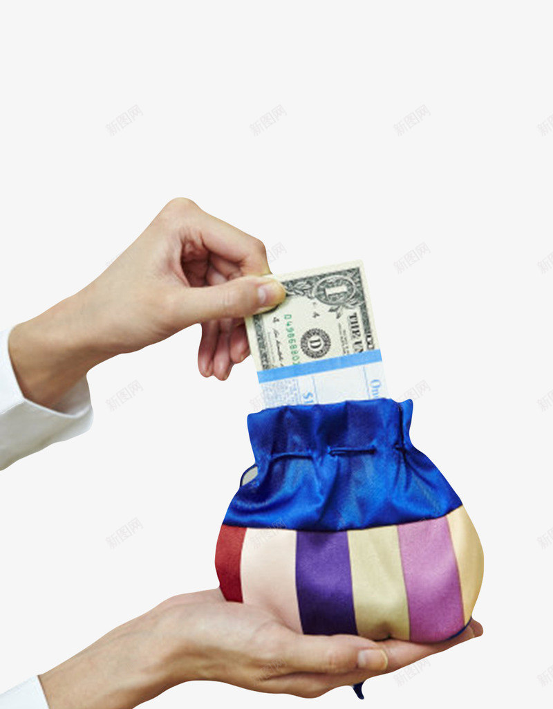 万能的金钱手拿礼物袋里的美元纸png免抠素材_新图网 https://ixintu.com money 万能 万能的金钱手拿礼物袋里的美元纸币实物免费下载 免扣 免费下载 纸币 美元 美金 美金纸币 钱