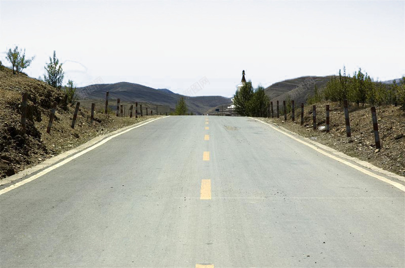 稻城亚丁的柏油公路png免抠素材_新图网 https://ixintu.com 亚丁 名胜古迹 地方景点 实物图 宽广 摄影图 柏油公路 稻城 高清图片