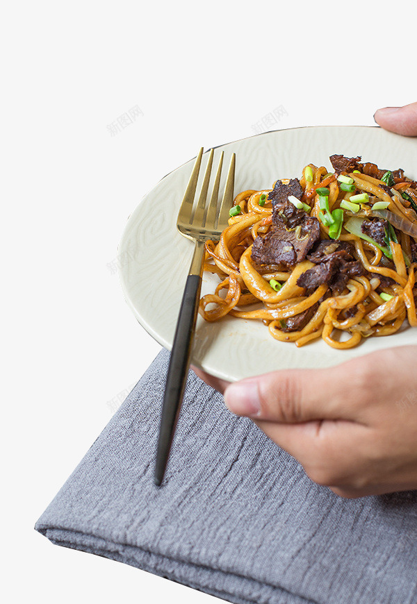 意大利面png免抠素材_新图网 https://ixintu.com 叉子 意大利面 手捧着一盘牛肉面 牛肉面 美味的面条 美食 面