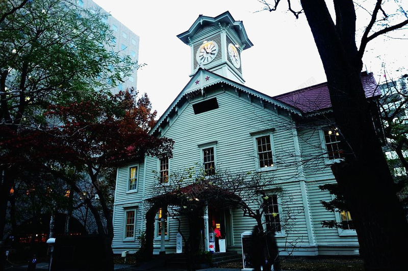 札幌钟楼png免抠素材_新图网 https://ixintu.com 世界各地 世界风景 名胜古迹 外国风景 摄影图片 旅游摄影 旅游风光 高清图片