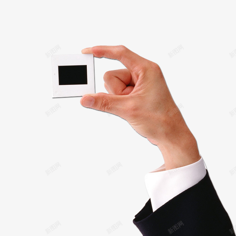 手拿卡片png免抠素材_新图网 https://ixintu.com 卡片 手 纸片 西装