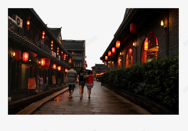 宁静的小镇png免抠素材_新图网 https://ixintu.com 仲夏 仲夏夜之梦 光线 古镇 夏天 夜晚 宁静 小镇 摄影 灯光 灯笼