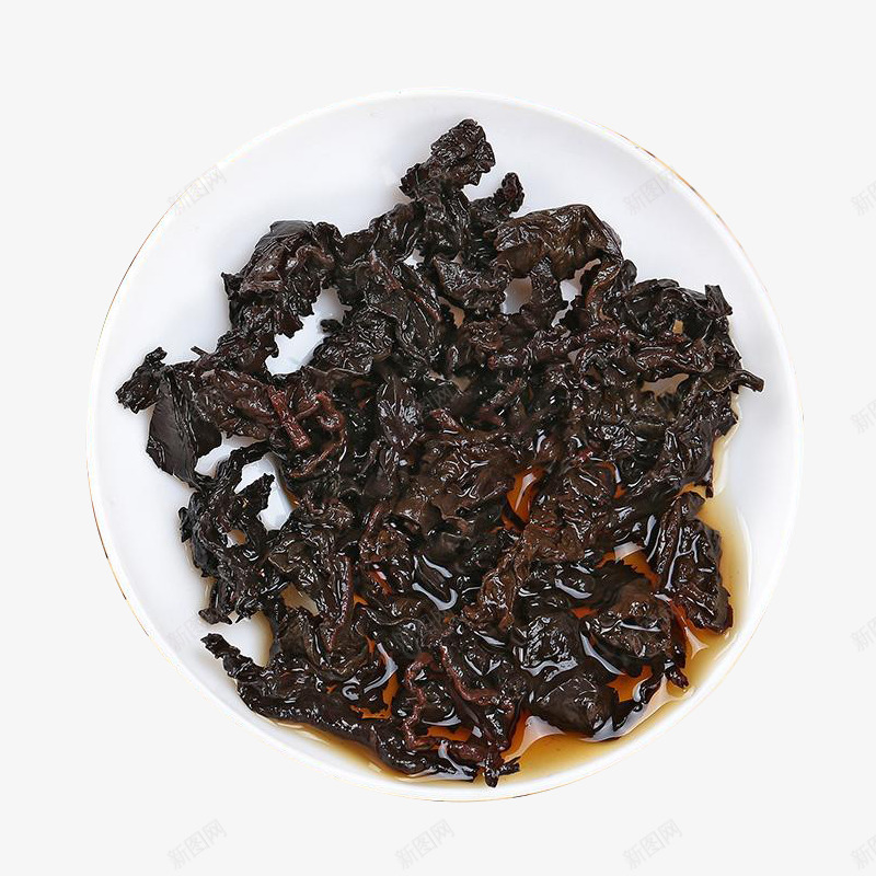 白色碟里的牛蒡茶png免抠素材_新图网 https://ixintu.com 牛蒡茶 瓷碟 白色碟 碟子 茶叶 茶水