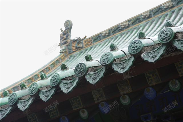 实物青色的瓦青瓦白墙png免抠素材_新图网 https://ixintu.com 古代 古典 古典建筑 屋檐 瓦 青瓦白墙 青色的瓦