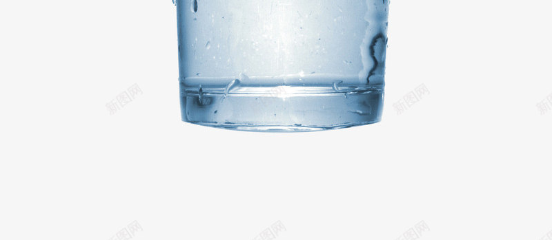 晃动的水杯png免抠素材_新图网 https://ixintu.com 晃动 水 水杯 溅出 玻璃杯