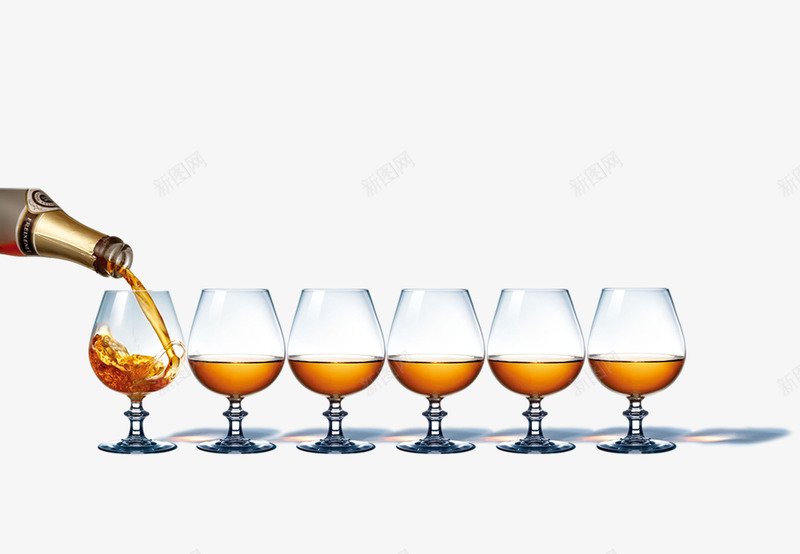 倒酒png免抠素材_新图网 https://ixintu.com 倒酒 庆祝 美酒 节日 高脚杯