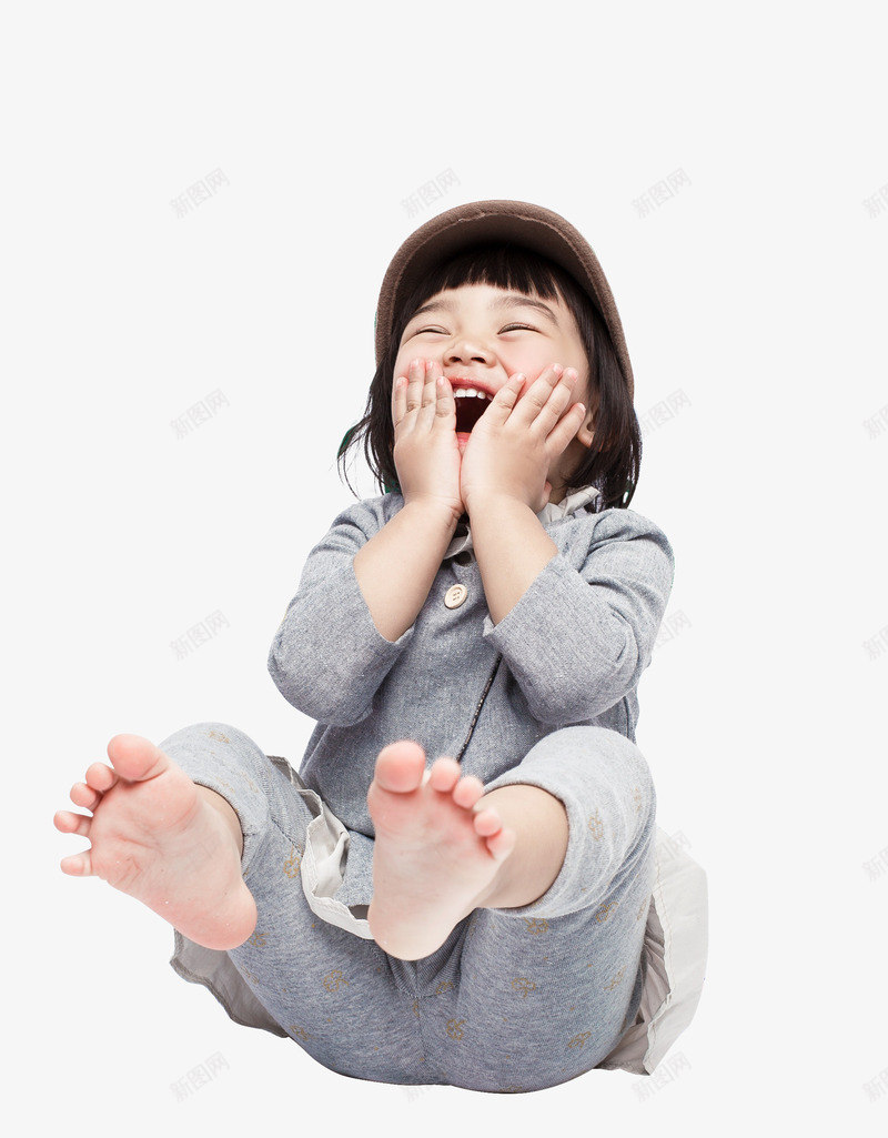 大笑眯眼带帽小女孩png免抠素材_新图网 https://ixintu.com 大笑 女孩