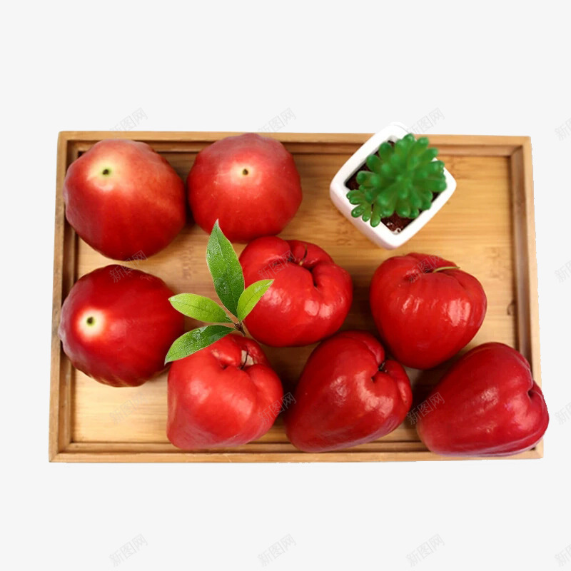 木盘上的莲雾png免抠素材_新图网 https://ixintu.com 多肉植物 水果 红色 绿叶 美味莲雾