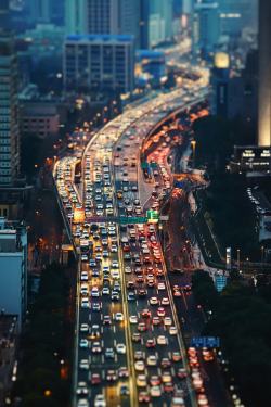 回家城市夜景团圆背景