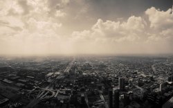 雾霾城市黑白雾霾笼罩城市高清图片