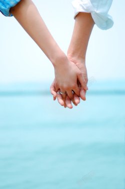 恋人海边恋人手牵手浪漫高清图片
