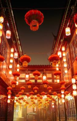 中国风大红灯笼中国风新年红灯笼古镇海报背景高清图片