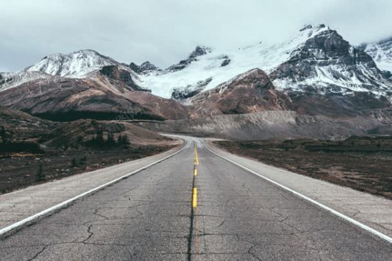 雪山道路马路背景背景