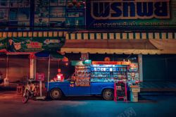 24V汽车深夜24小时汽车便利店高清图片