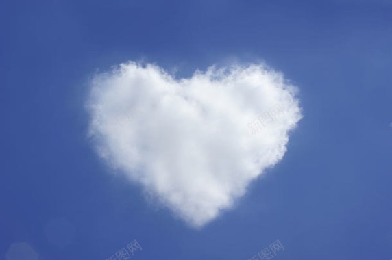 爱心拟人化爱心云朵背景
