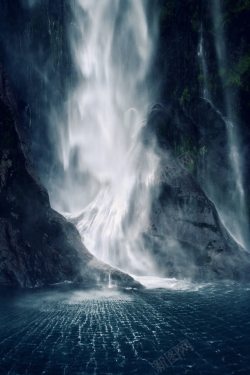 飞流直下飞流直下的瀑布呼啸而过高清图片