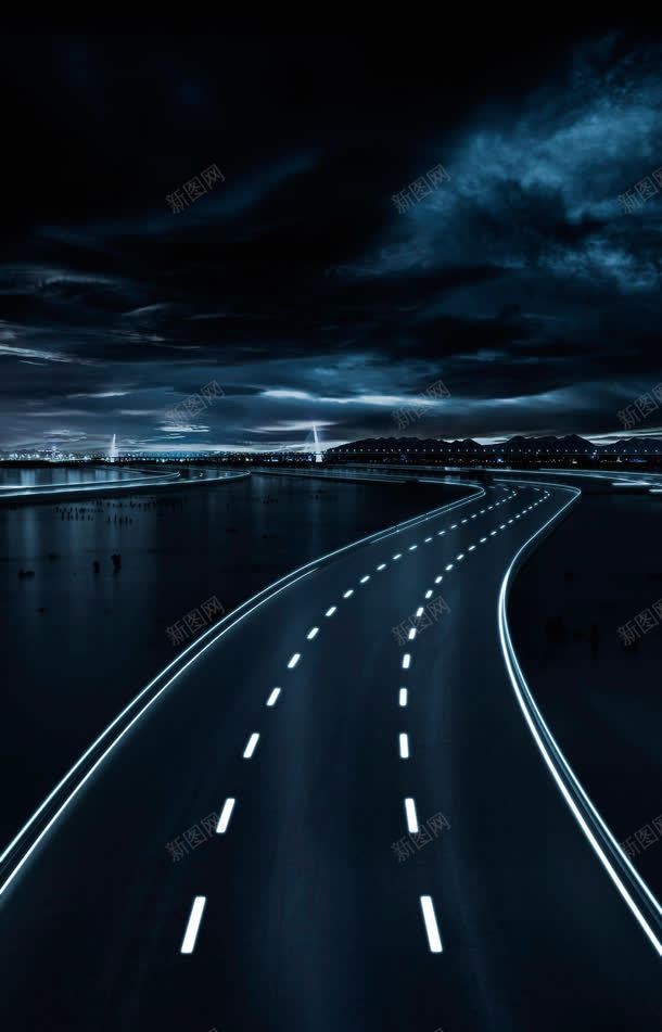 黑色乌云下的海面公路jpg设计背景_新图网 https://ixintu.com 乌云 乌云笼罩 公路 海面 黑色 黑色底图
