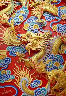 中国传统民俗中国传统金龙祥云雕刻背景